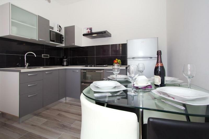 Apartment Radiant Orchid Porec Exterior photo